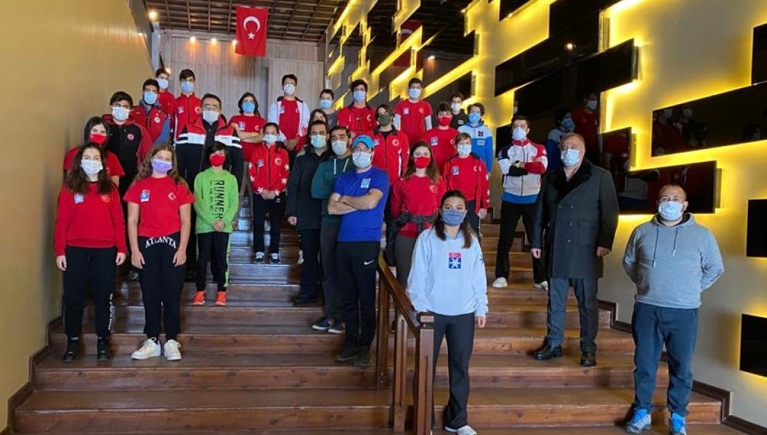 Ahmet Temurci'den Milli Takıma Ziyaret.