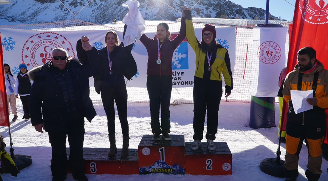 SNOWBOARD 1.ETAP MÜSABAKALARI ERCİYES’TE TAMAMLANDI
