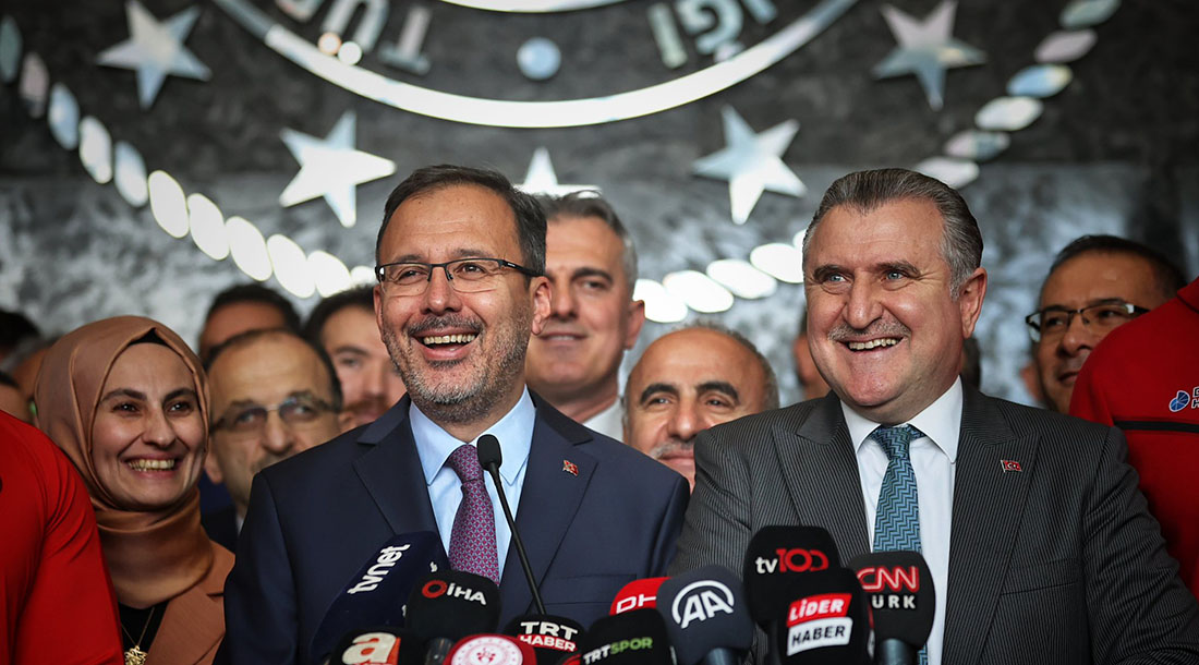 Dr. Osman Aşkın Bak, Görevi Kasapoğlu’ndan Devraldı